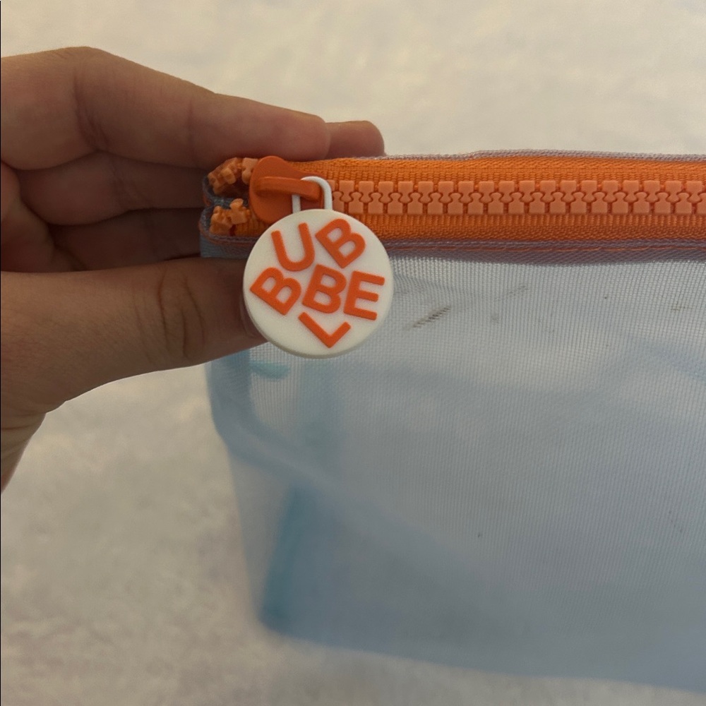 Blue Bubble travel bag - Picture 2 of 3
